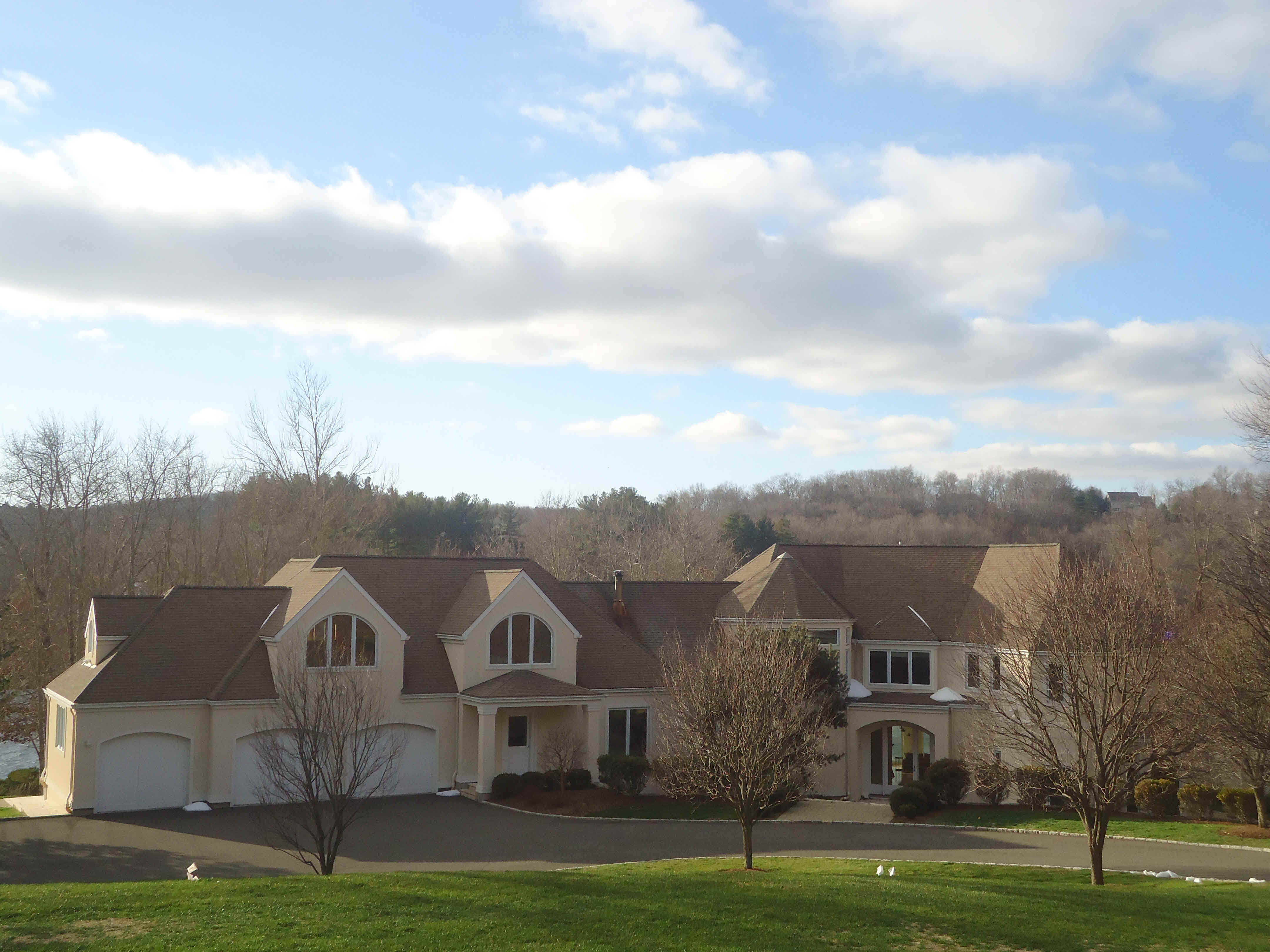 Building photograph for 4 LANDMARK DR